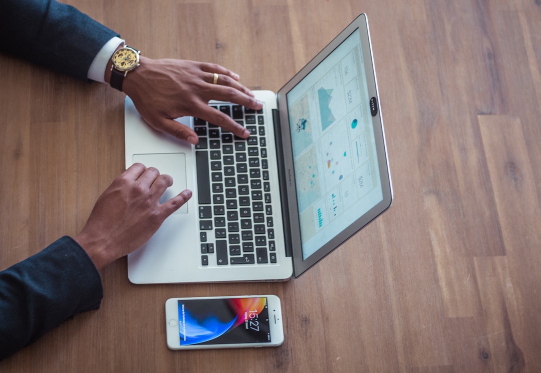 Digital workspace illustrating ecommerce platform selection and business model decisions