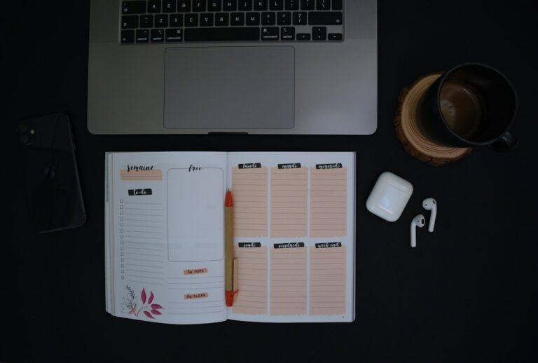 Digital business toolkit and planning materials representing Sellvia Mall Business Pass
